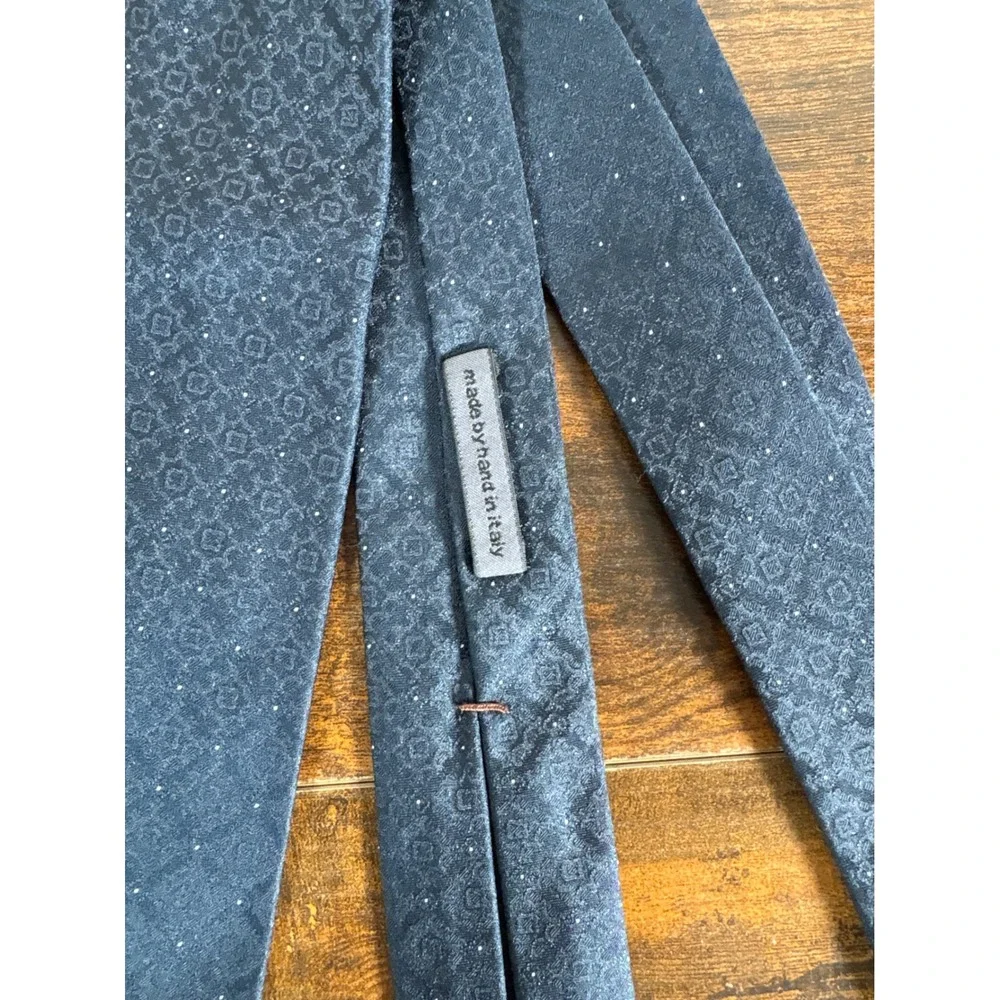 John Varvatos Mens Navy Blue Silk Geometric Medallion Tie Made in Italy Hand
